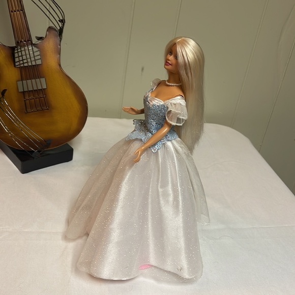 Vintage Cinderella Barbie - Picture 6 of 6